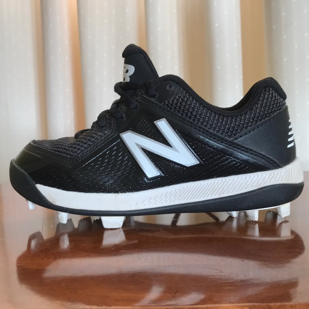 Girls New Balance softball cleats